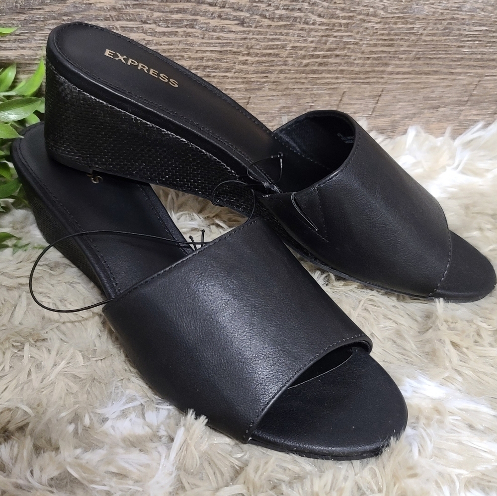 NWT Express Sandals